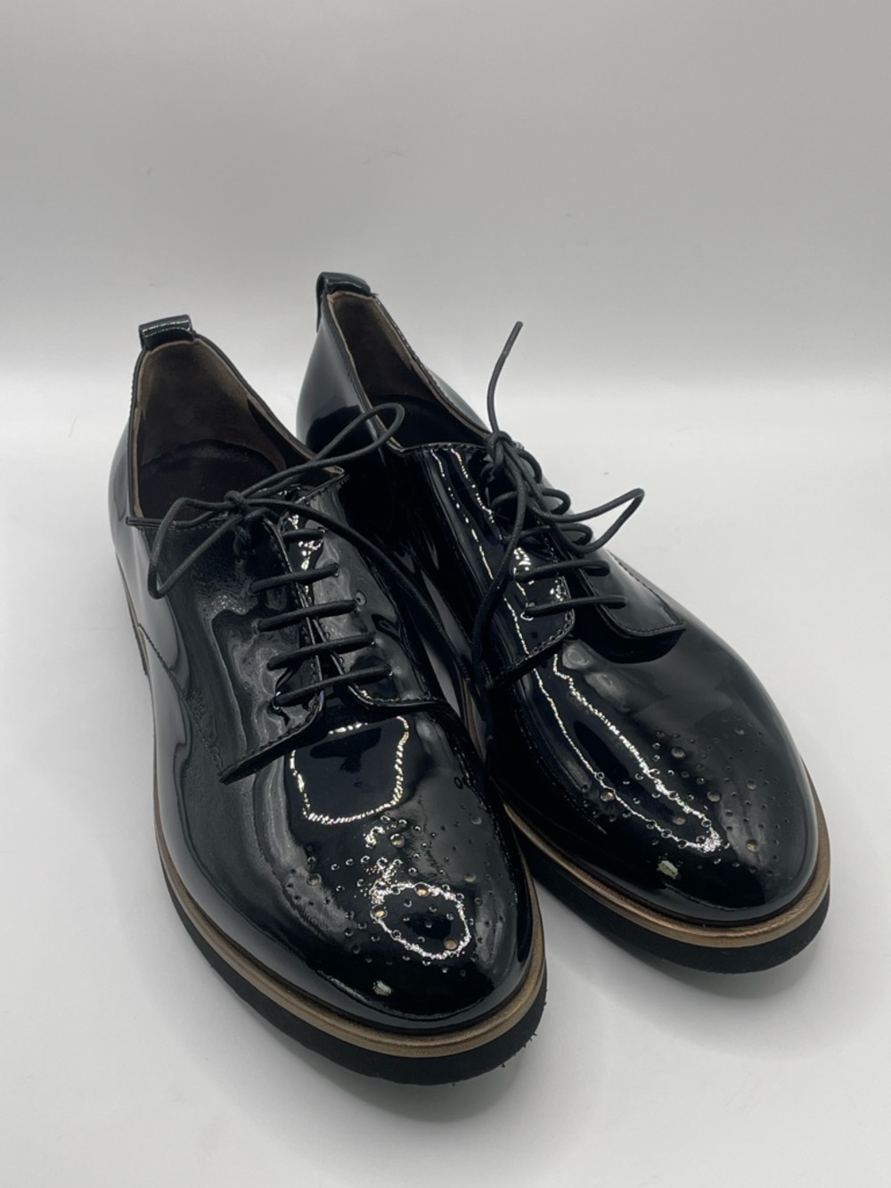 Attilio Giusti Leombruni AGL Patent Leather Oxfords Women’s 36 (US 6)